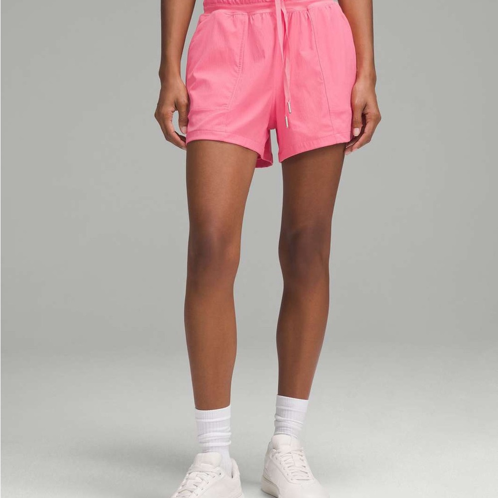 NWT Lululemon Dance Studio shorts 3.5 inches High Rise